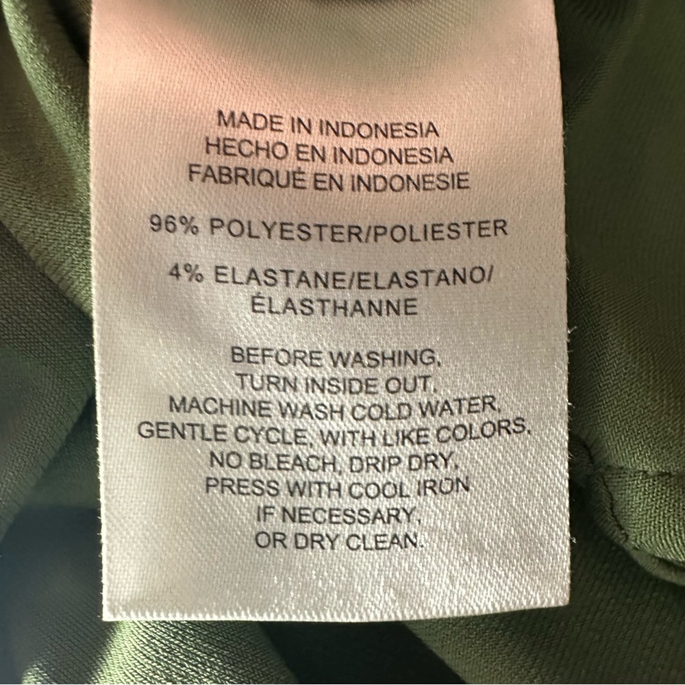 Jones New York Sleeveless Olive Green Blouse Gold Button Shoulder Sz S A164 - Picture 11 of 12